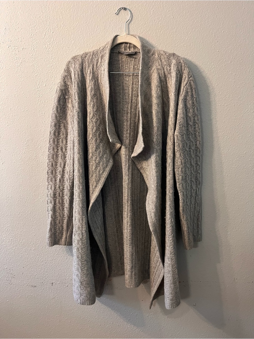Neiman Marcus 100% Cashmere Light Gray Open Cardigan